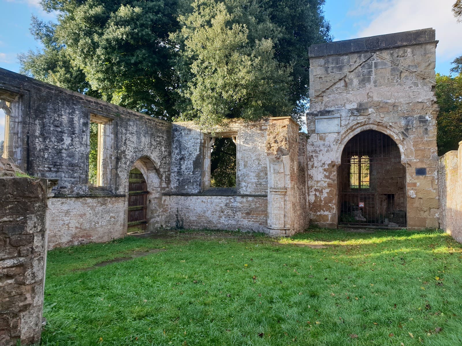 Annesley Old Church & Annesley Hall Ruins - Image 1