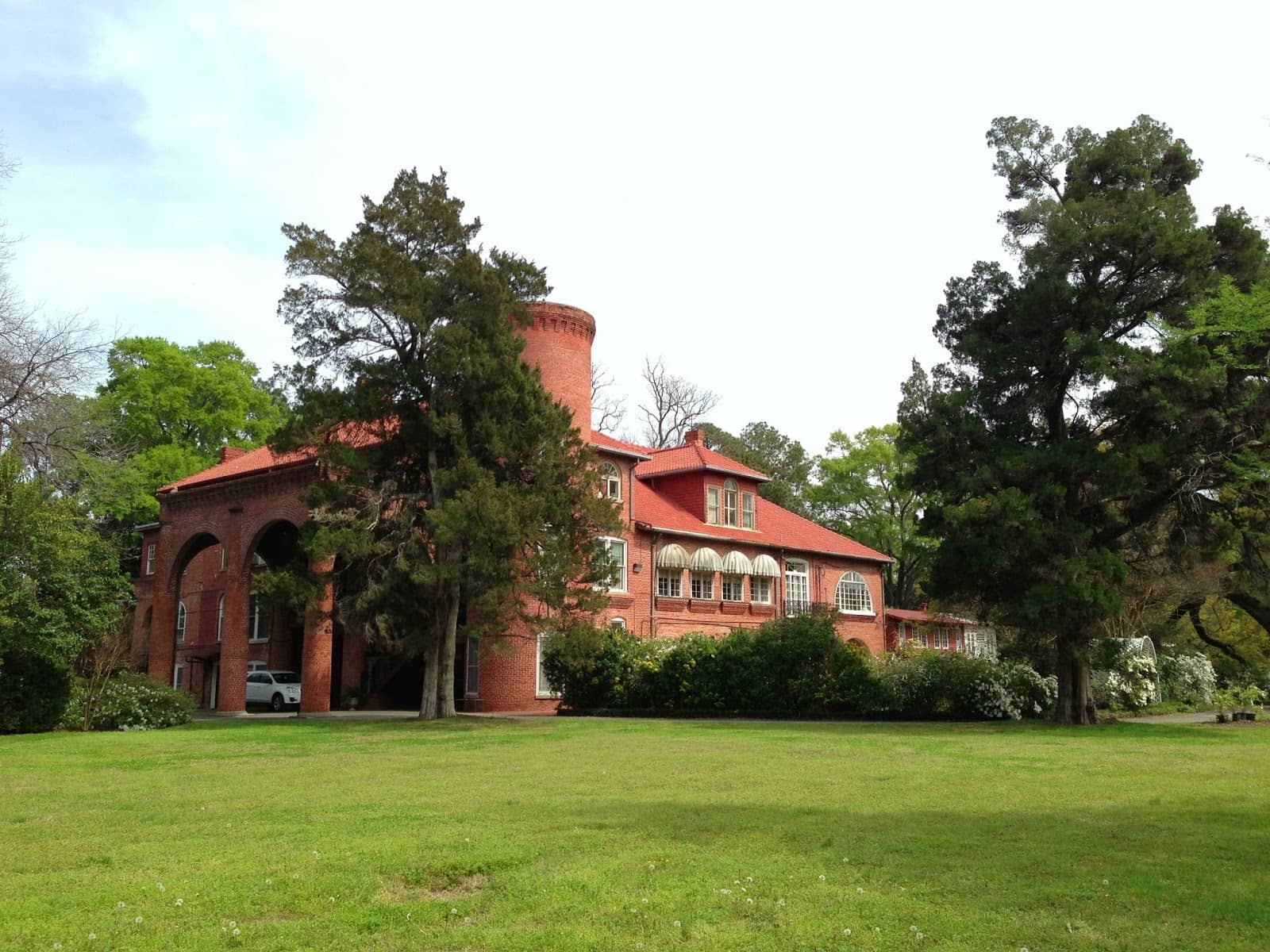 Historic Carriage House Stay