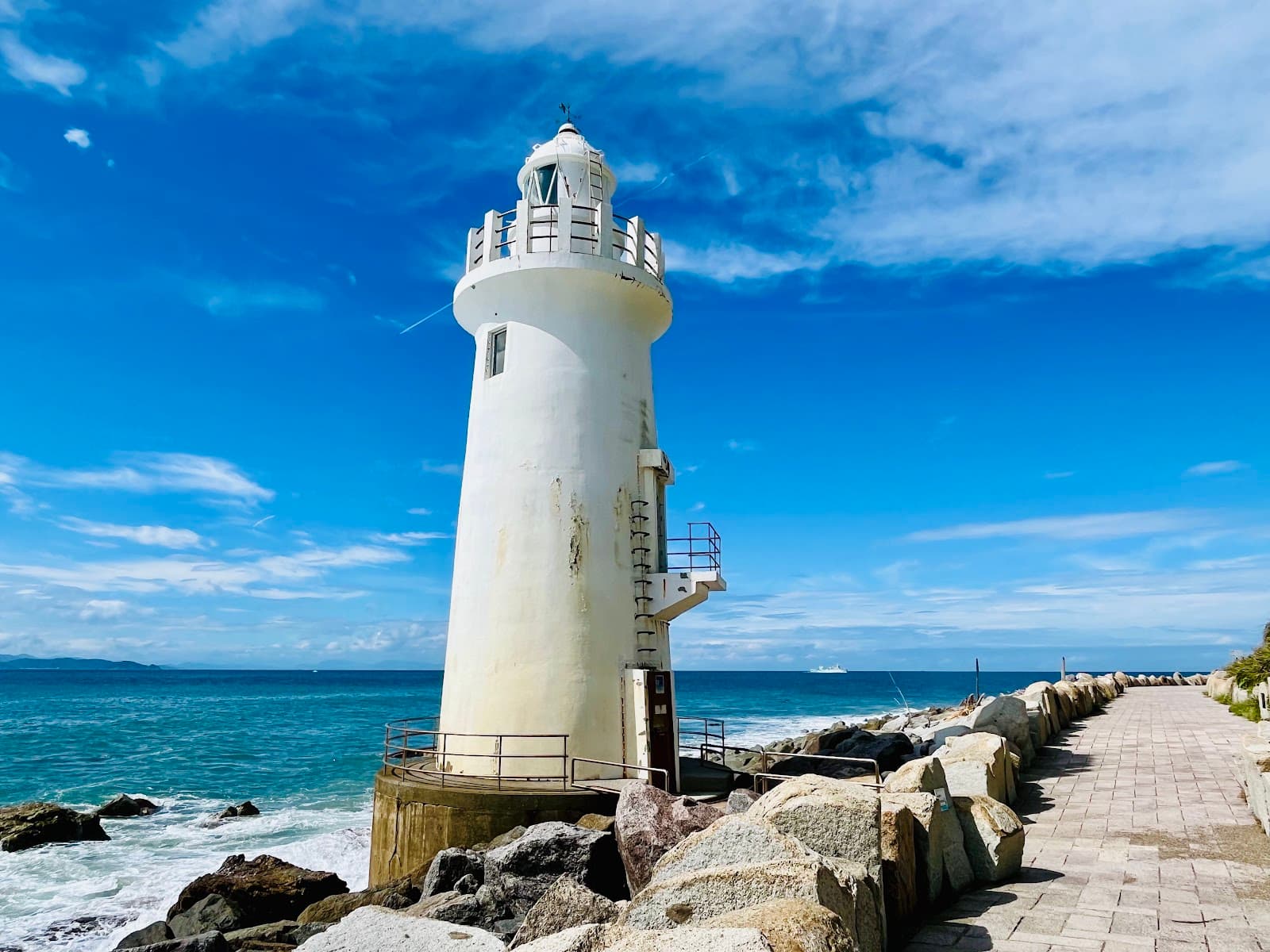 Cape Irago (Irago Misaki Lighthouse) - Image 1