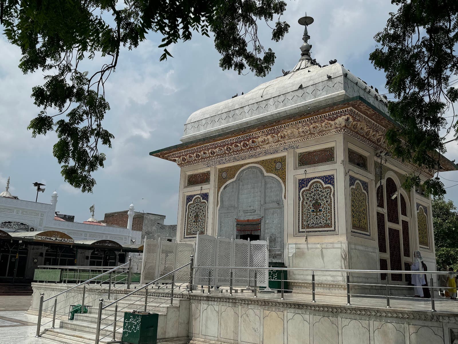 Mian Mir Shrine - Image 1