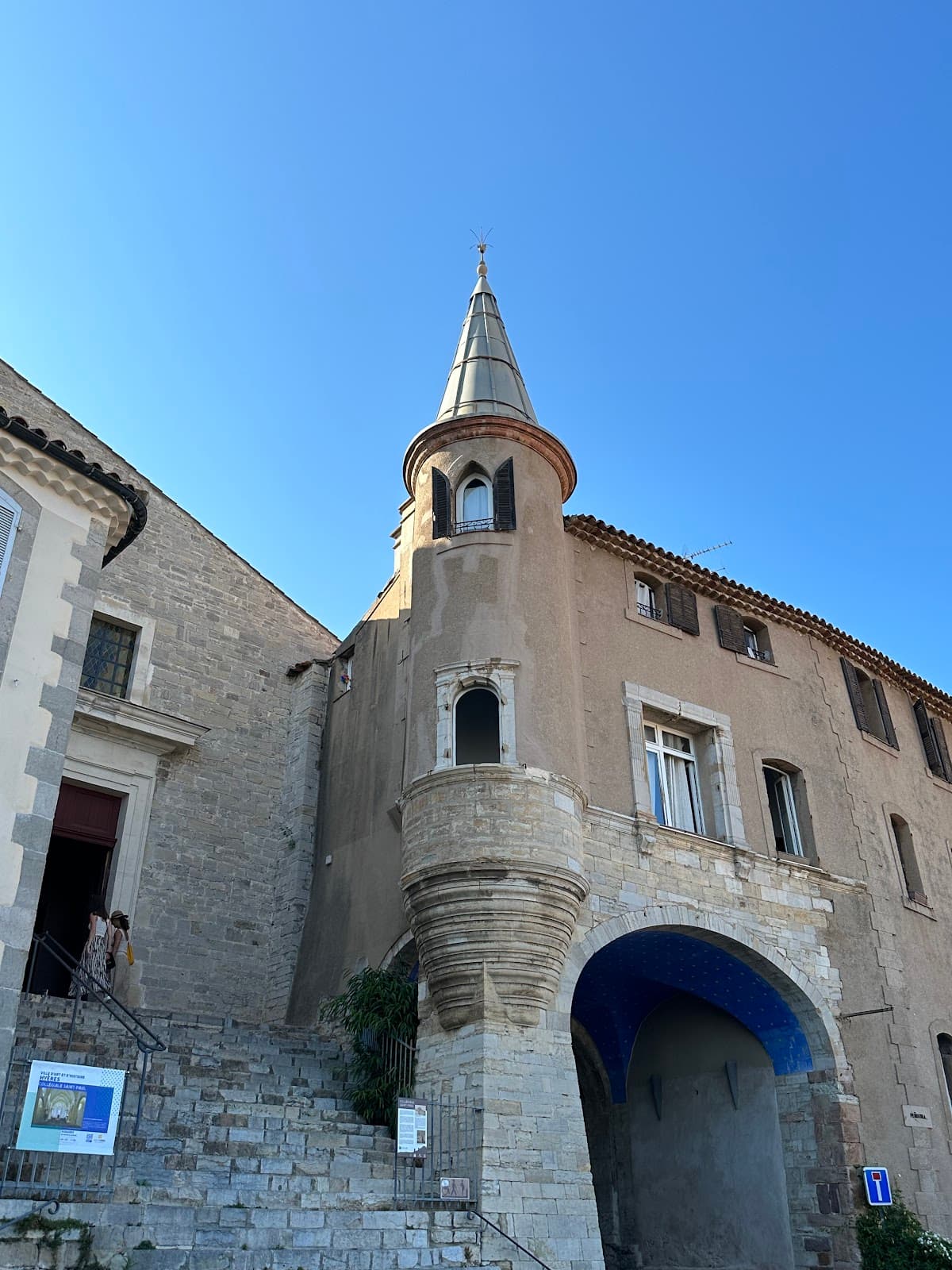 Old Town Hyères - Image 1
