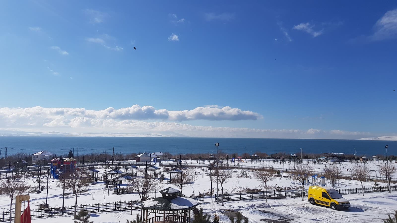Erciş Lakeside Park - Image 1