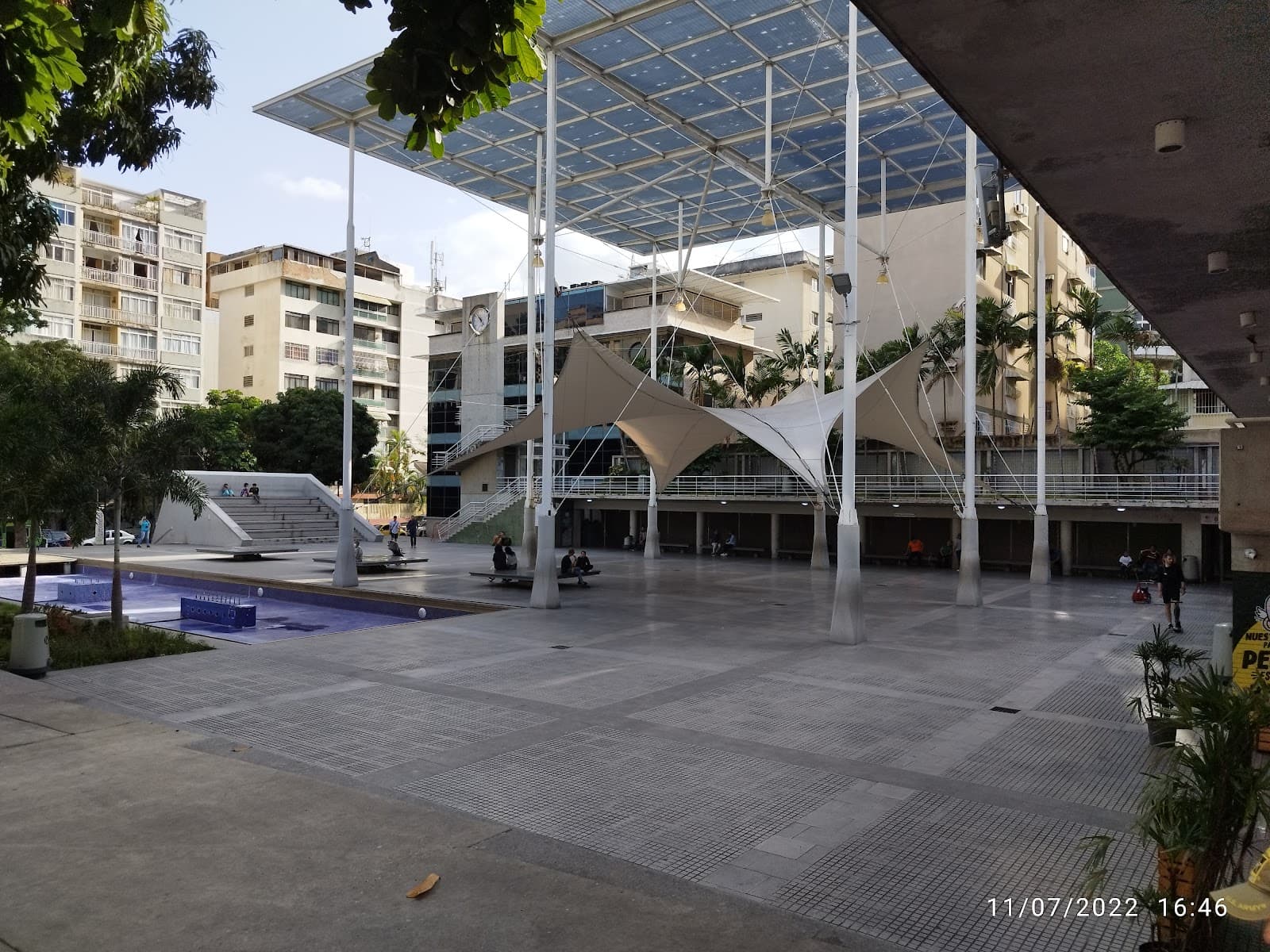 Plaza Los Palos Grandes - Image 1