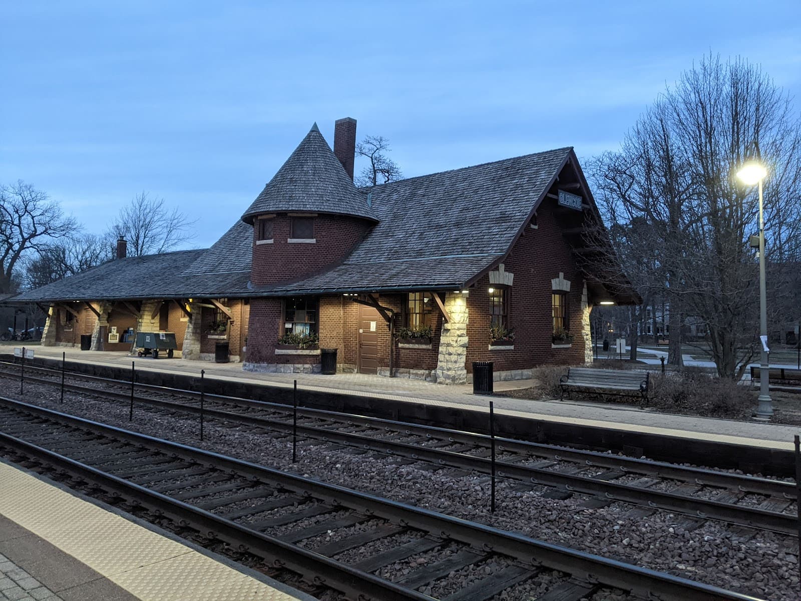 Glencoe Metra Station - Image 1