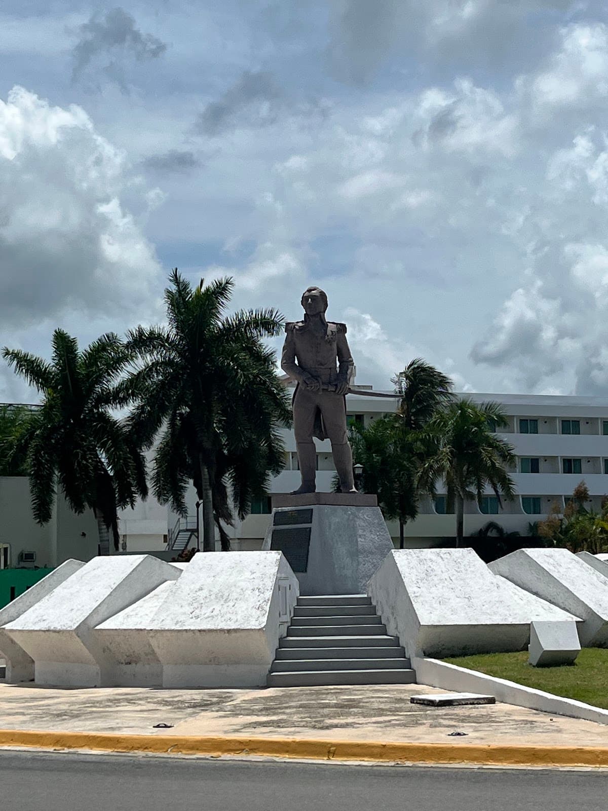 Pedro Sainz de Baranda Monument - Image 1