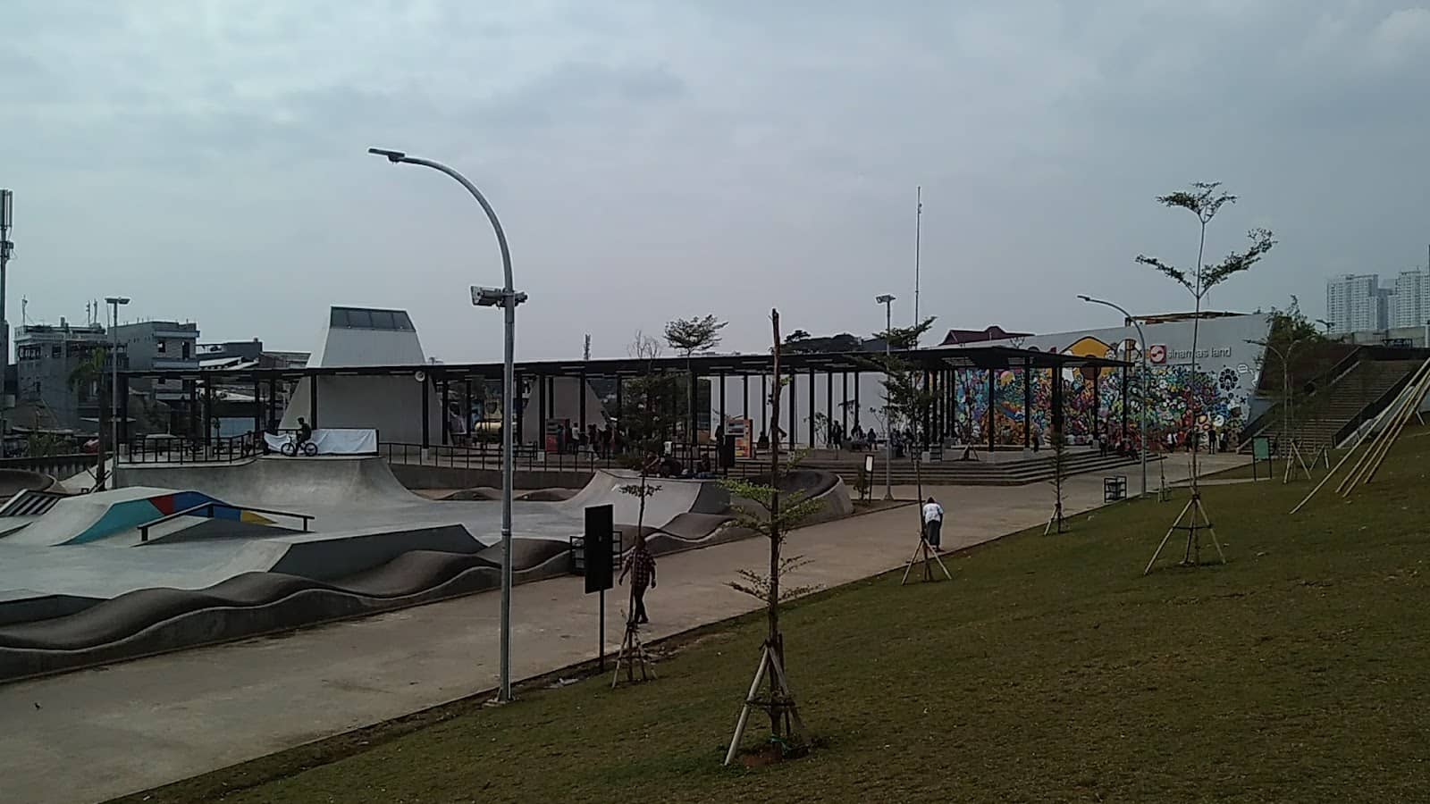 Cycling and Jogging Tracks