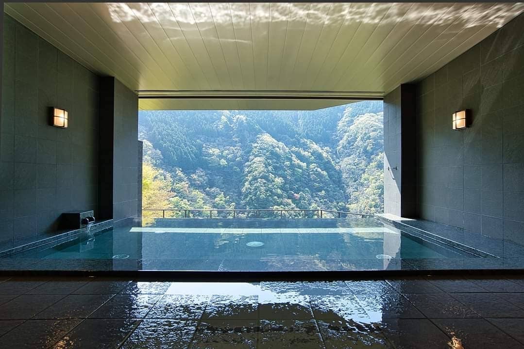 Panoramic Valley Views
