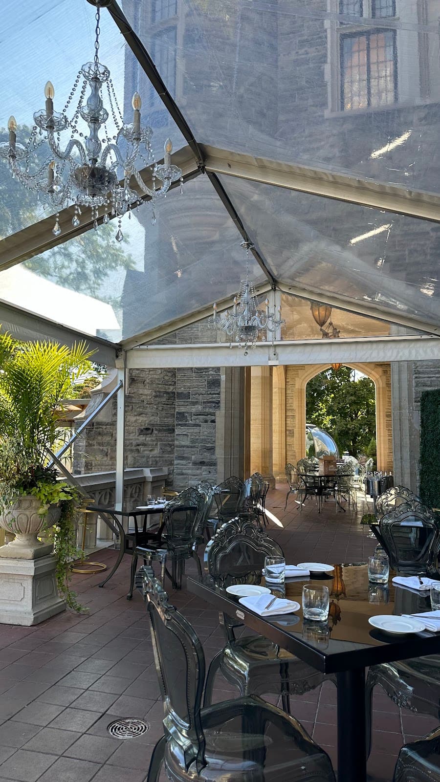 Casa Loma Gardens - Image 1