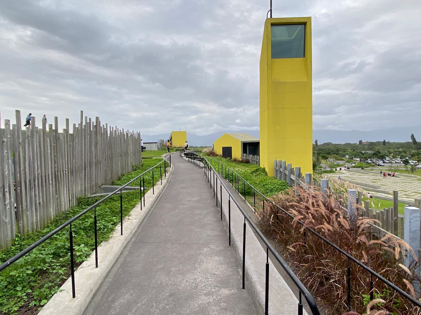 Zhuangwei Sand Dunes Visitor Center - Image 1