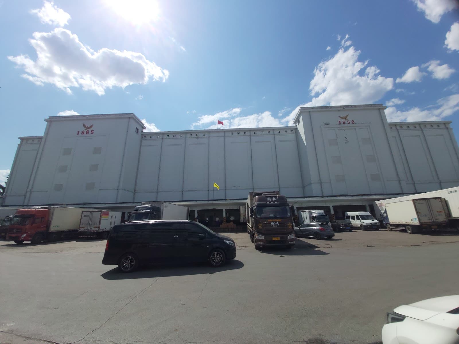 Xingshun Night Market - Image 1