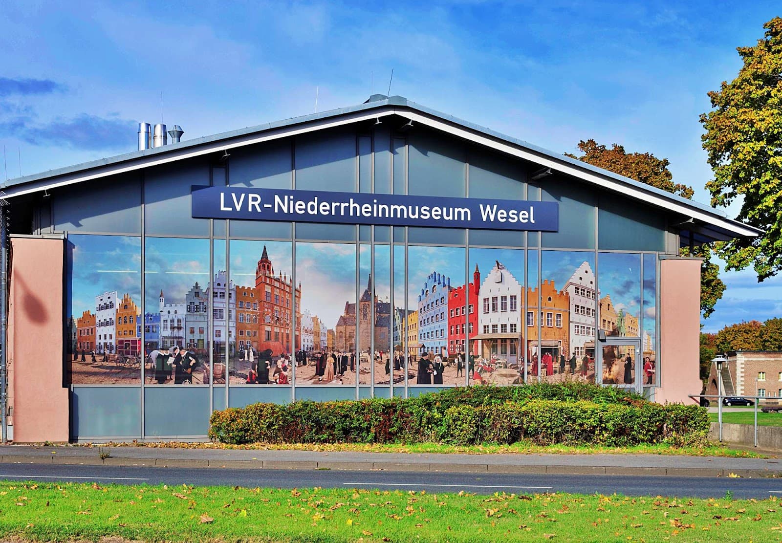 Citadel Wesel & LVR-Niederrheinmuseum - Image 1