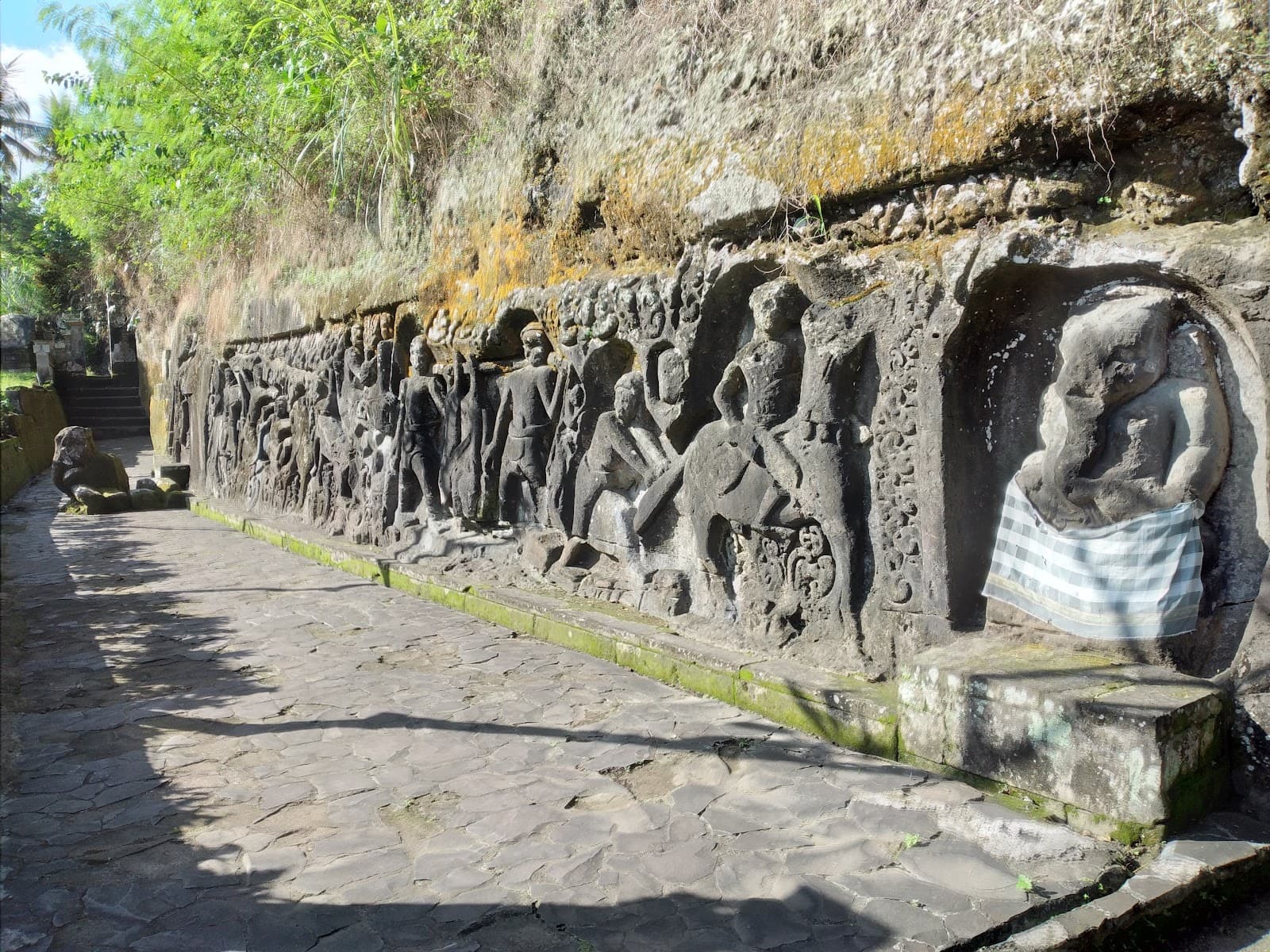 Yeh Pulu Reliefs - Image 1