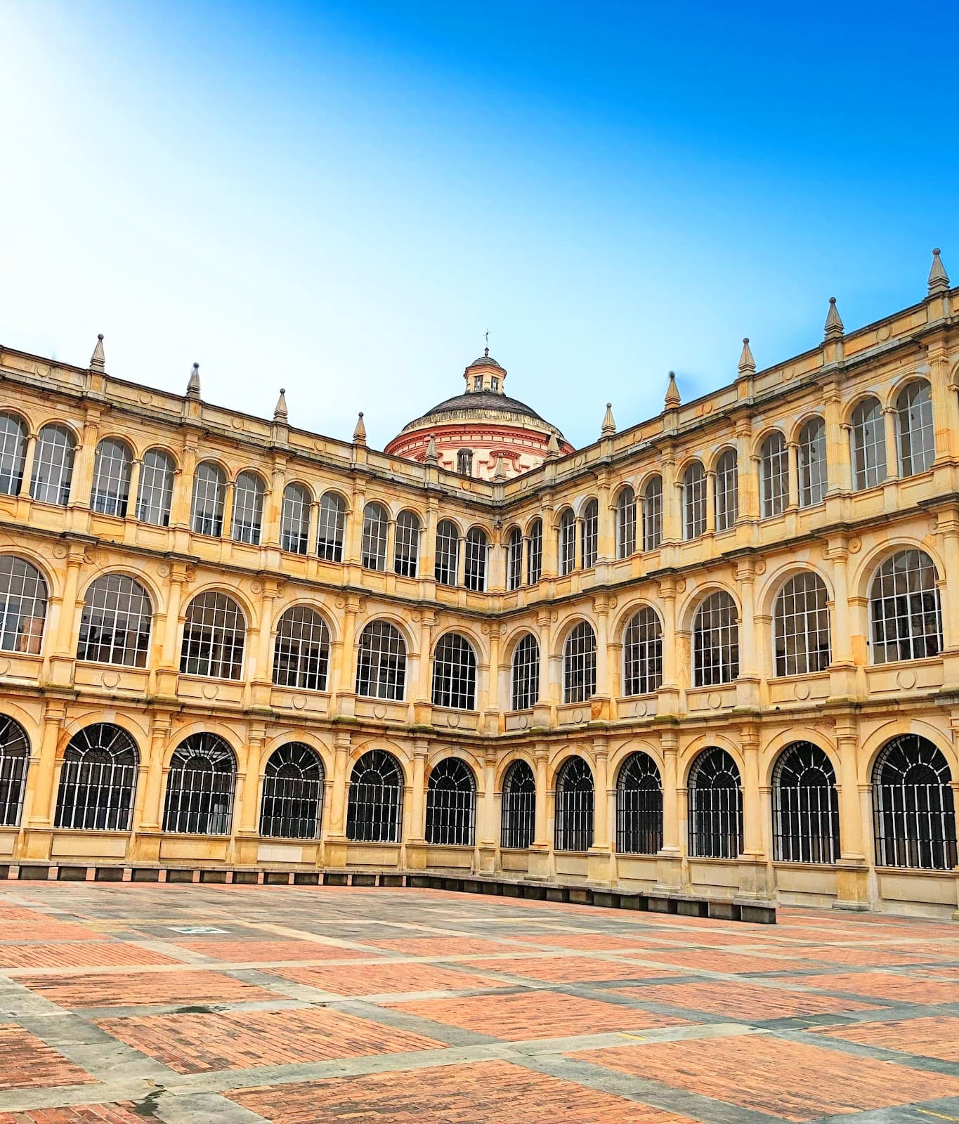 Colegio Mayor de San Bartolomé - Image 1