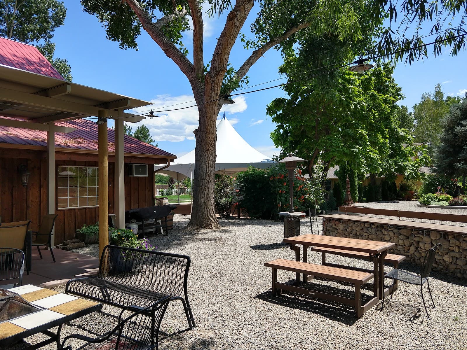 Maison la Belle Vie Winery - Image 1