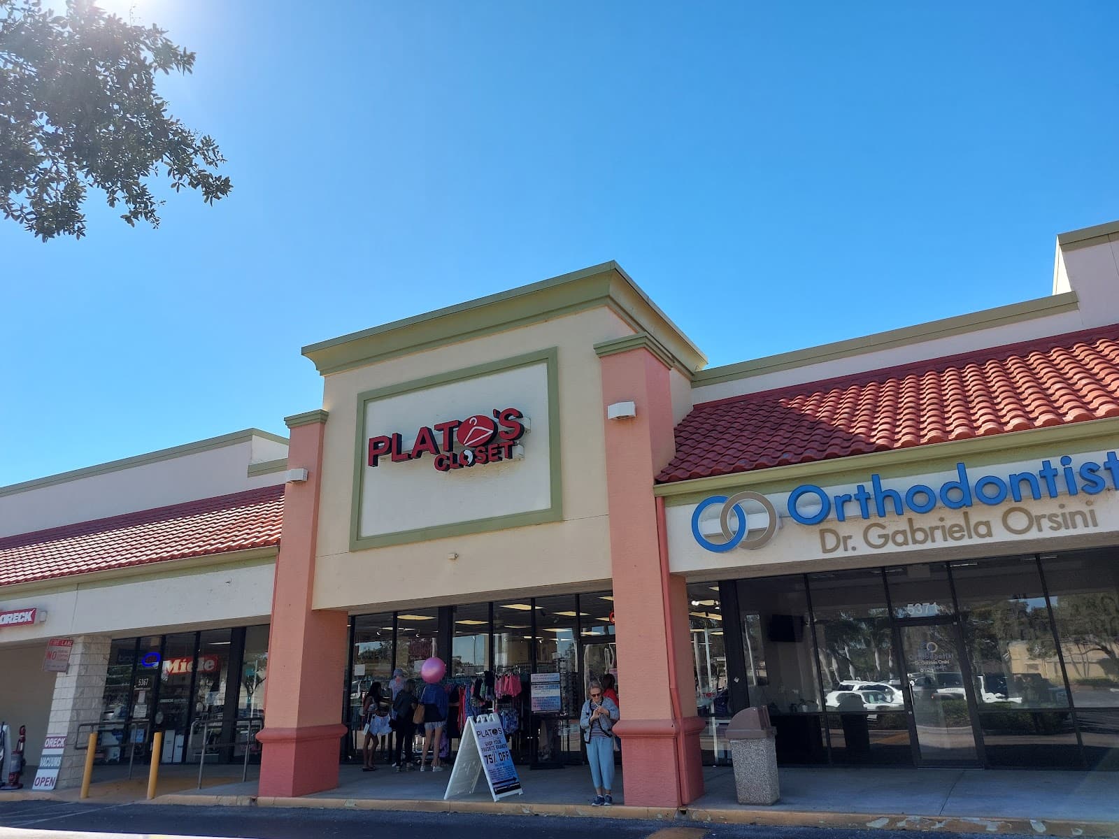 Plato's Closet, Naples, FL, USA - Image 1