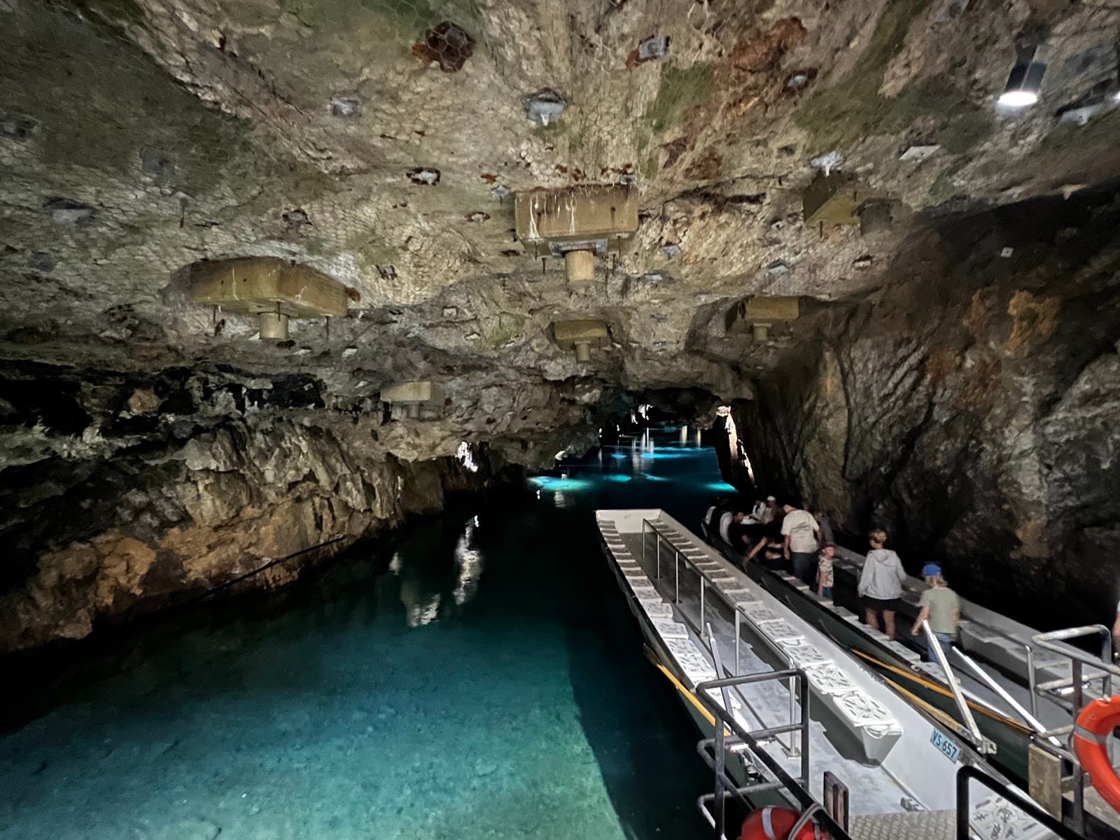 St-Léonard Underground Lake - Image 1