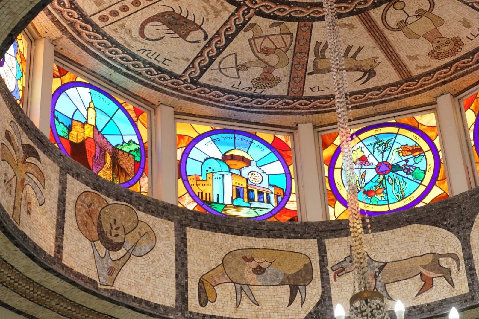 Eshet Chayil Balcony