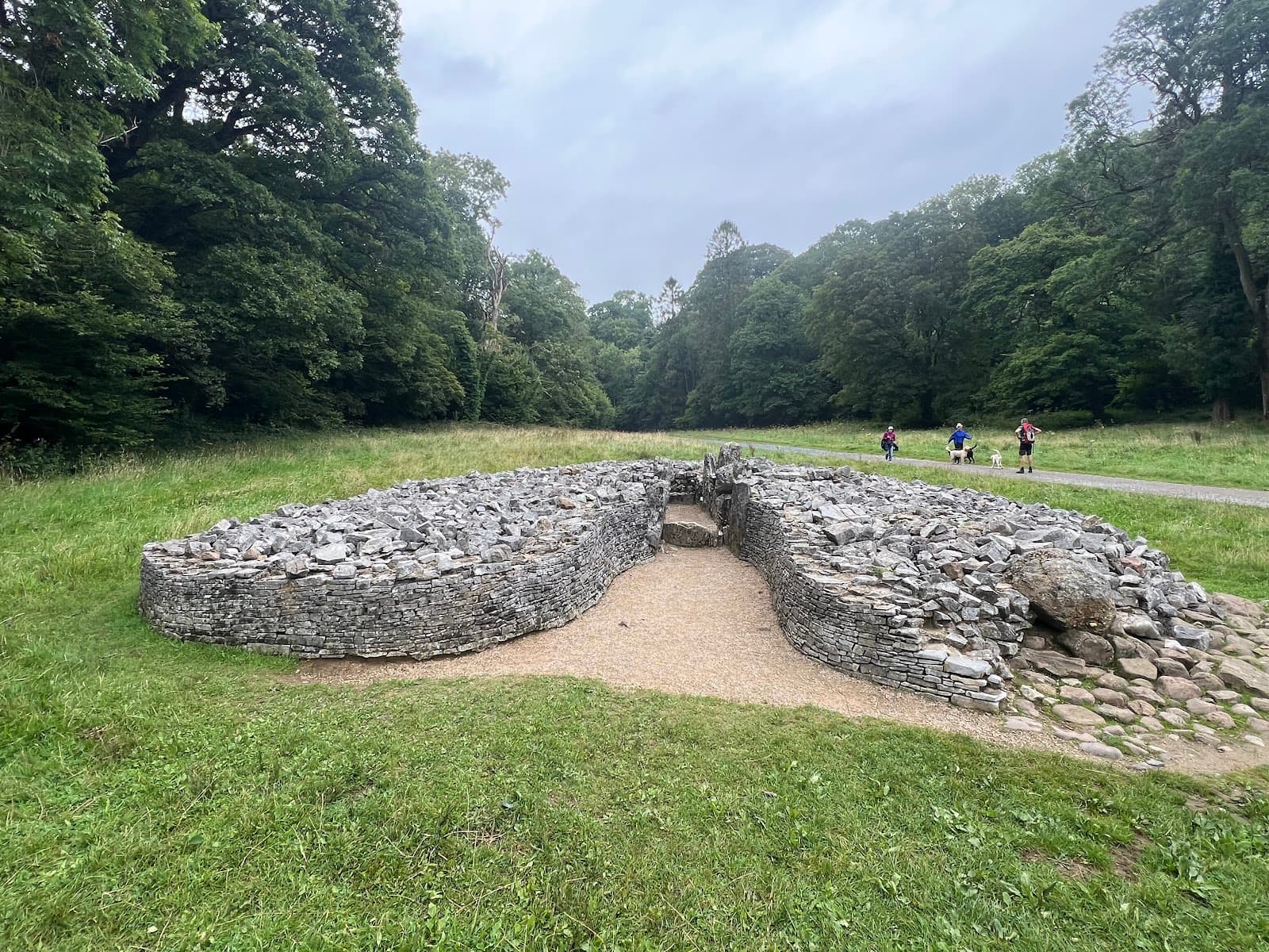 Parc le Breos Burial Chamber - Image 1