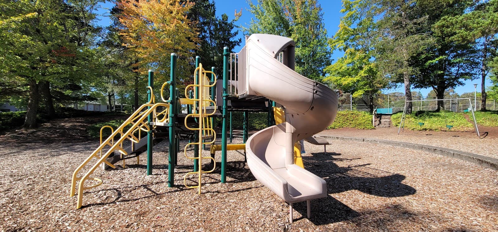 Oak Hills Historic District - Image 1