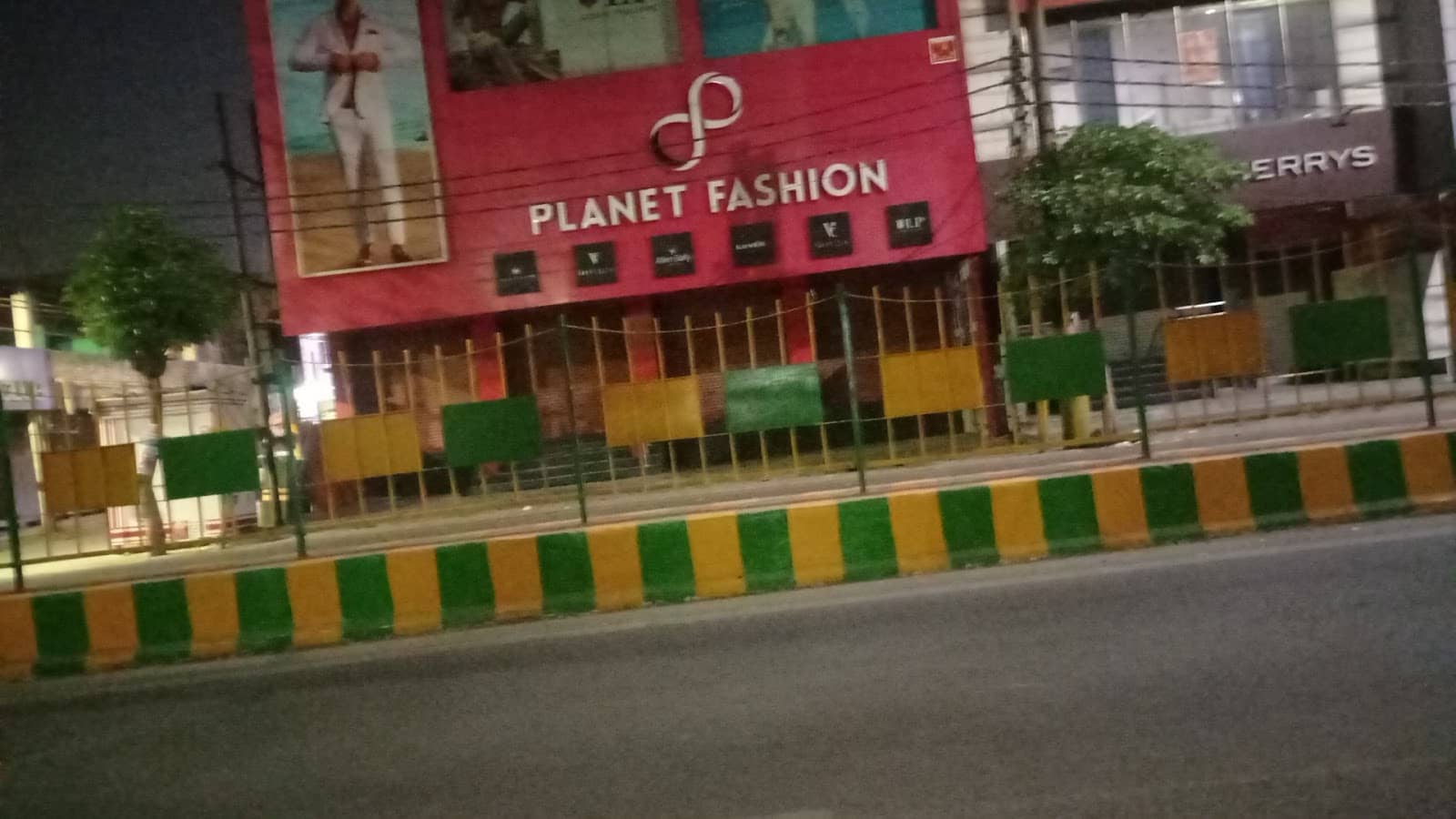 Local Market Vibe