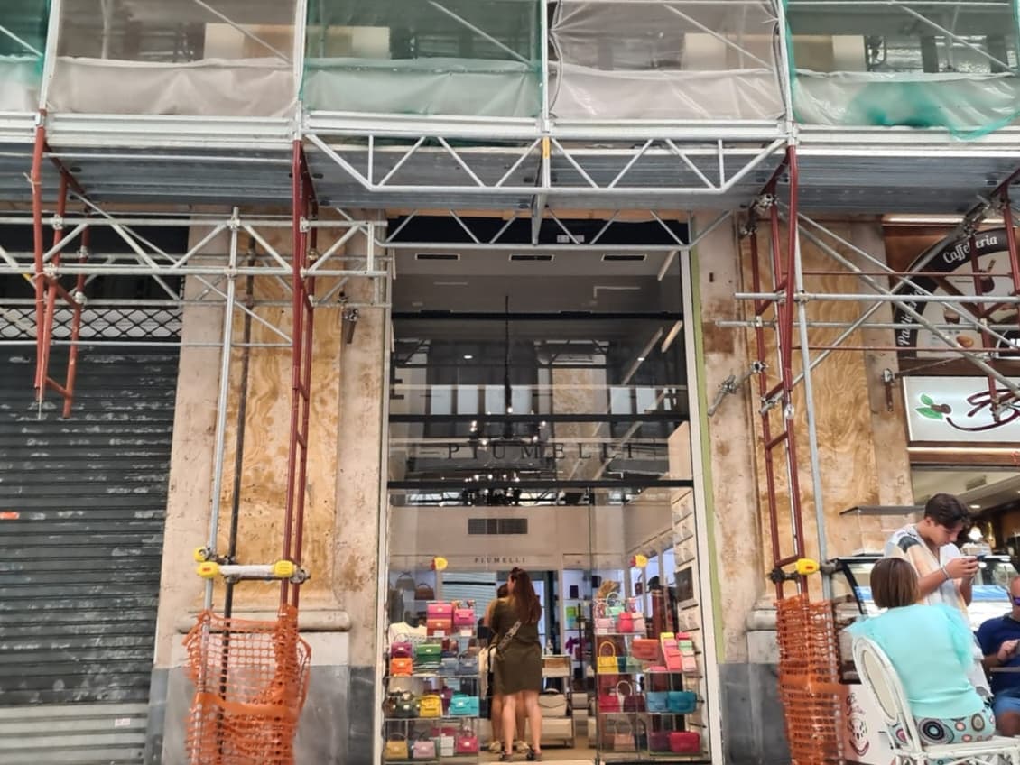 Piumelli, Naples, Italy - Image 1