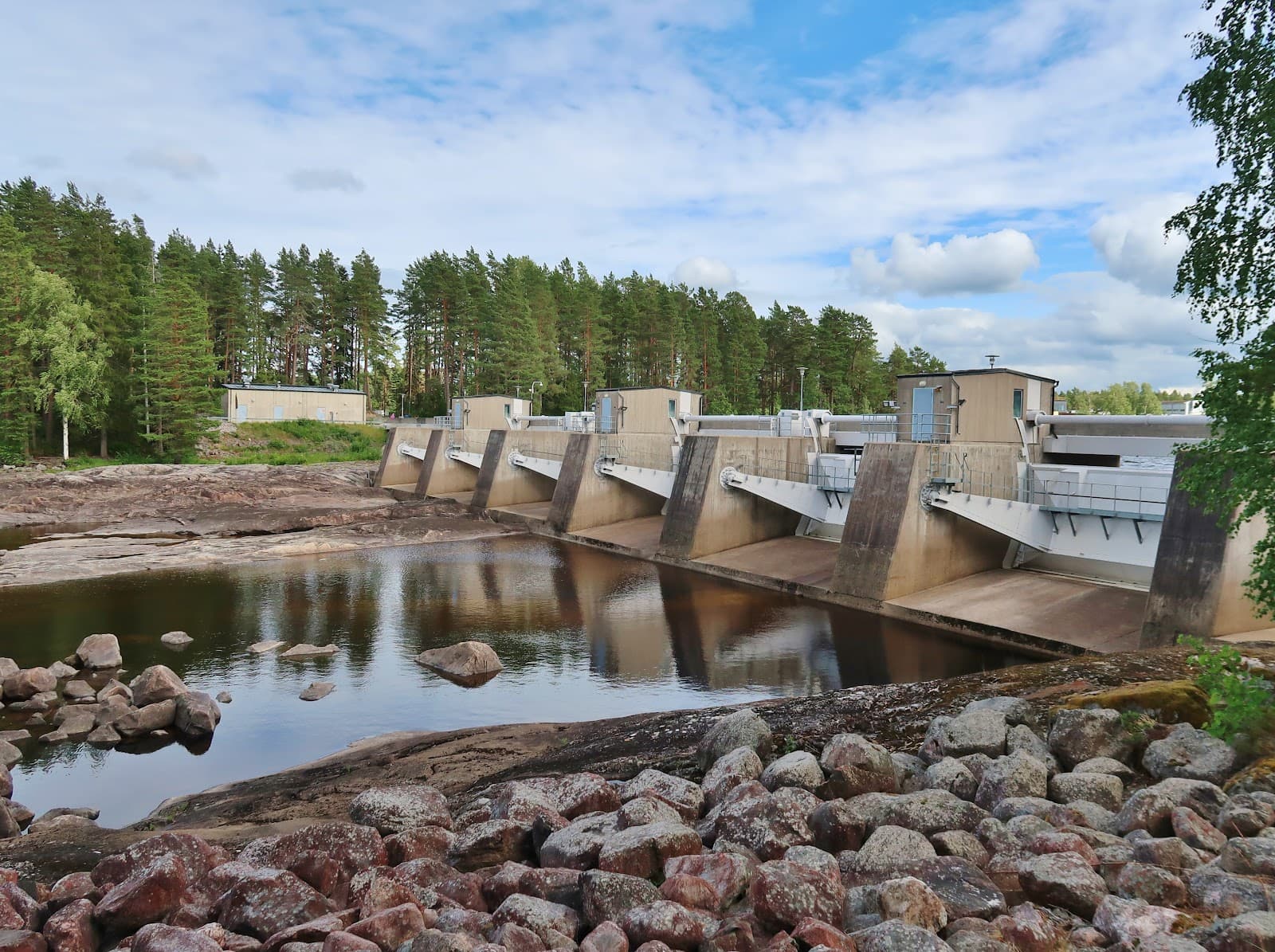 Älvkarleby Rapids and Power Station - Image 1
