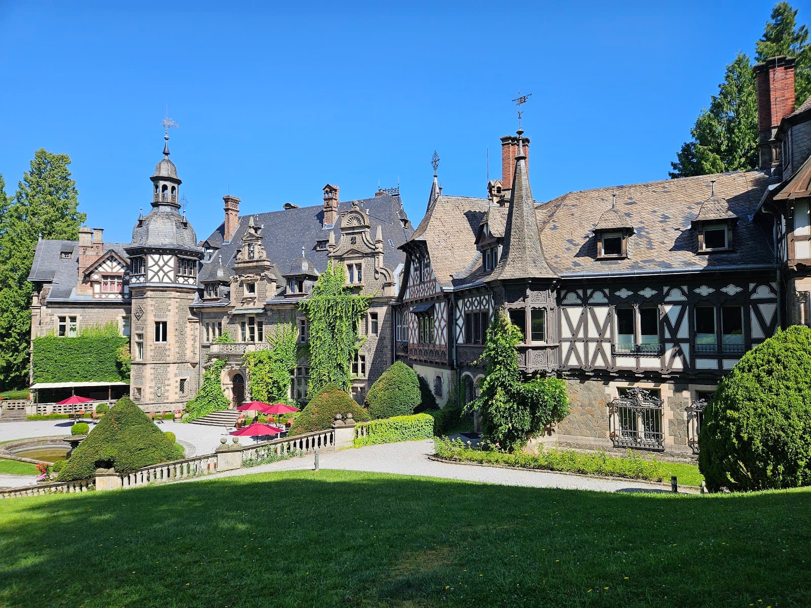 Schloss Rauischholzhausen & Park - Image 1