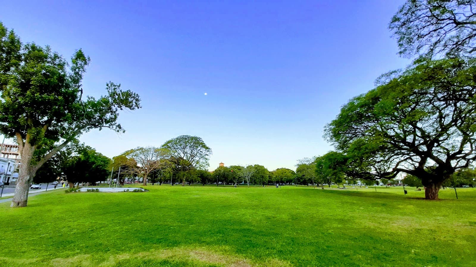 Castelli Park - Image 1