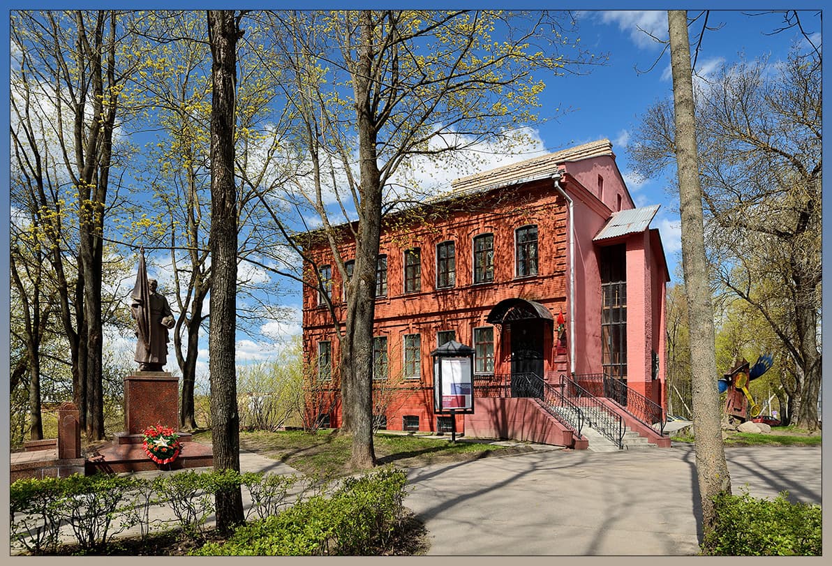 Marc Chagall Art Center - Image 1