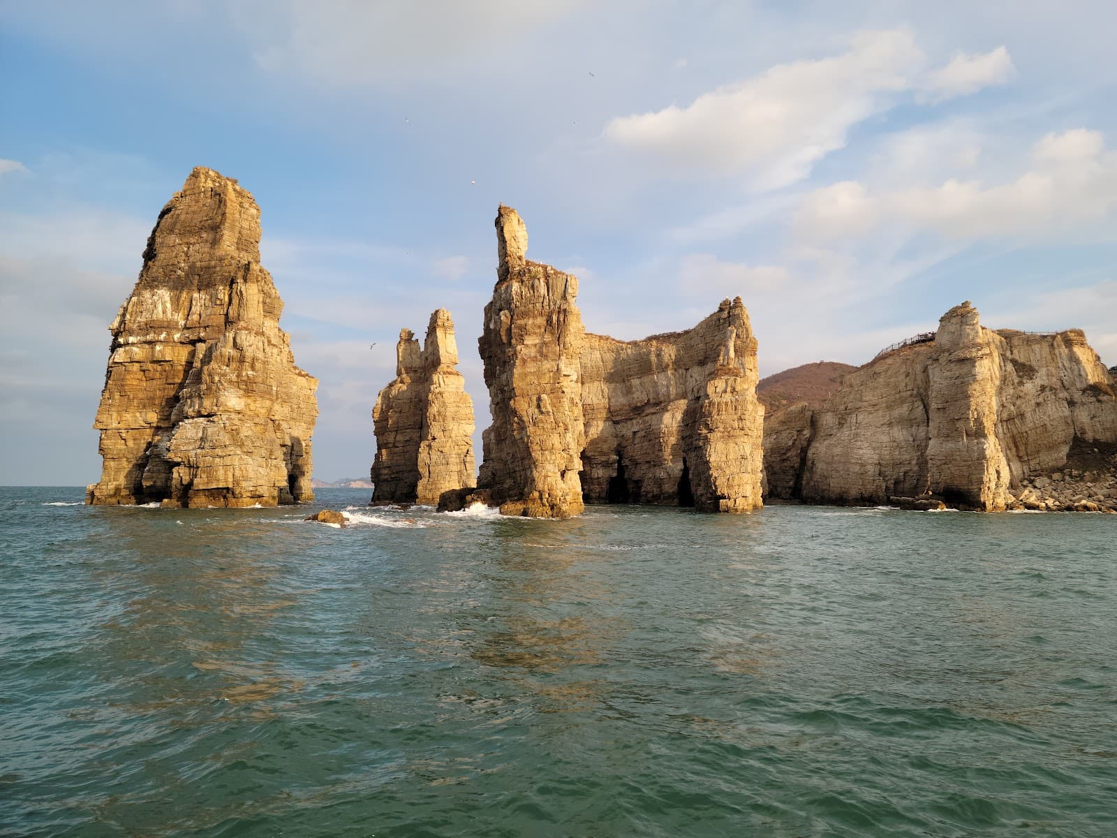 Dumujin Cliffs - Image 1