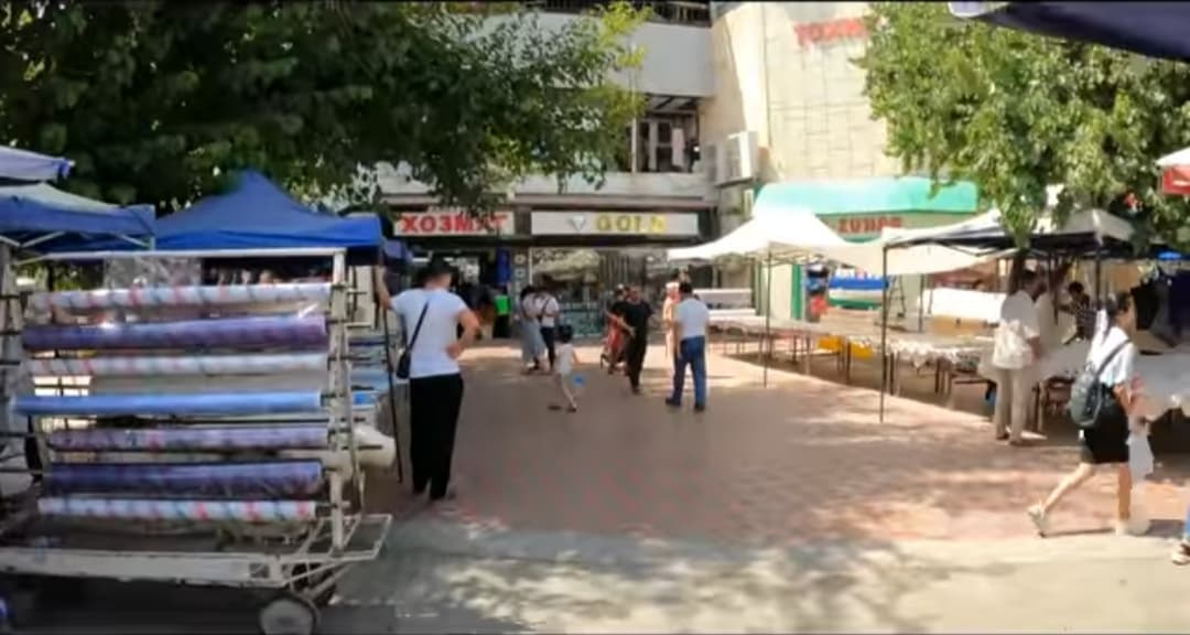 Islam Karimov Square Oqsaroy - Image 1