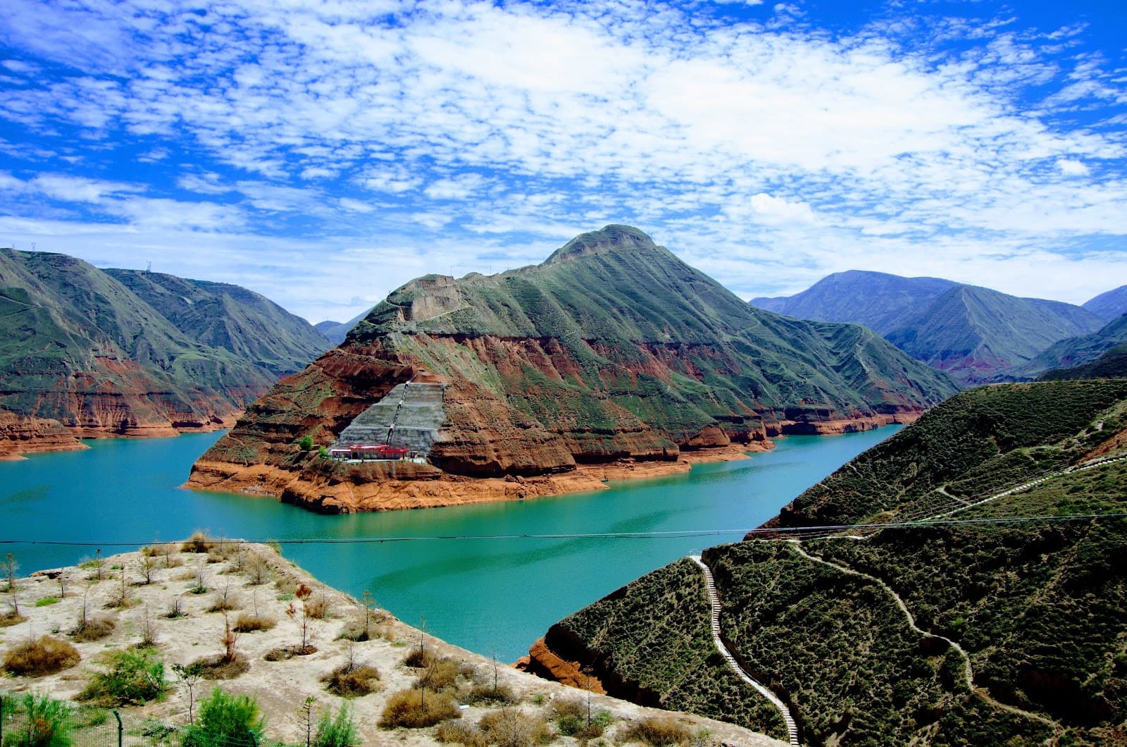 Liujiaxia Reservoir Scenic Area - Image 1