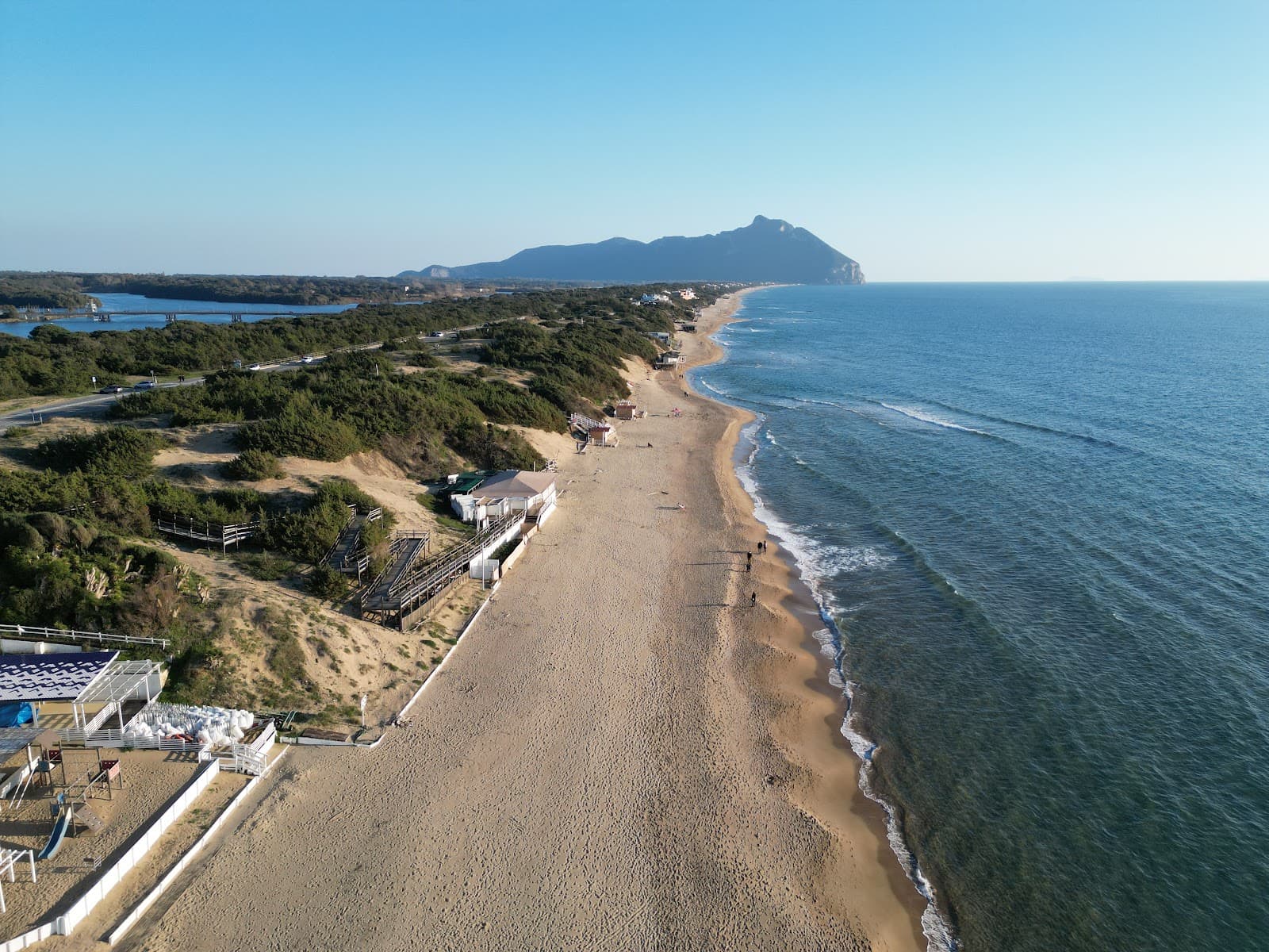 Lungolago di Sabaudia (lakeside promenade) - Image 1