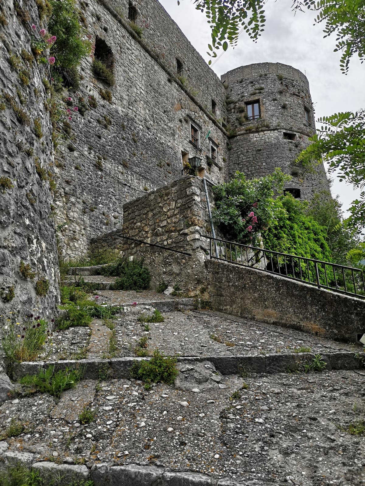 Cerro al Volturno Castle - Image 1