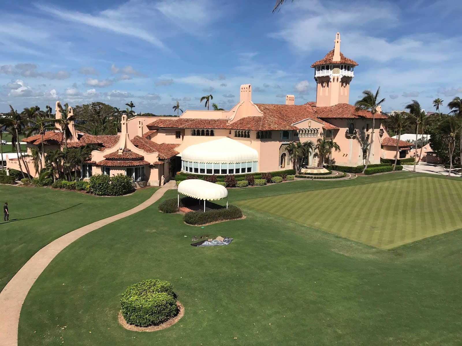 The Estate's Architecture & Gardens