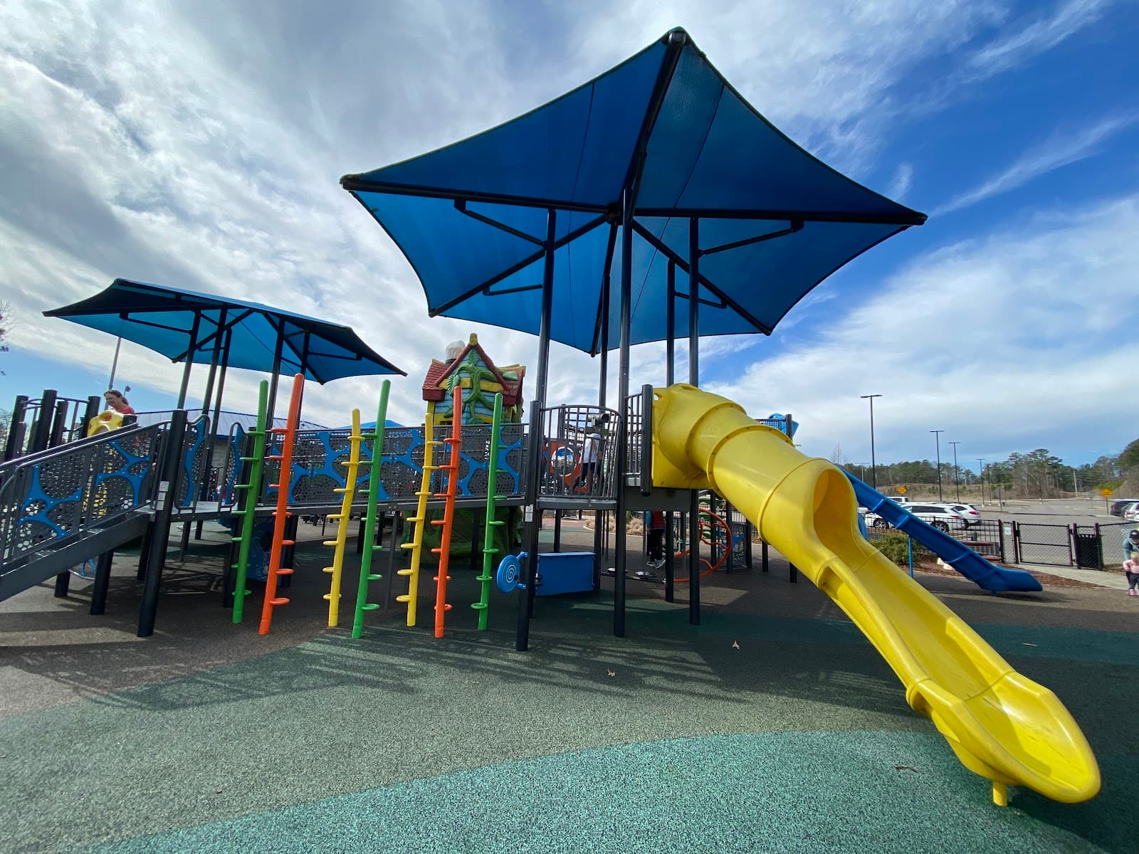 Explore Playground & Splash Pad (Hoover Met) - Image 1