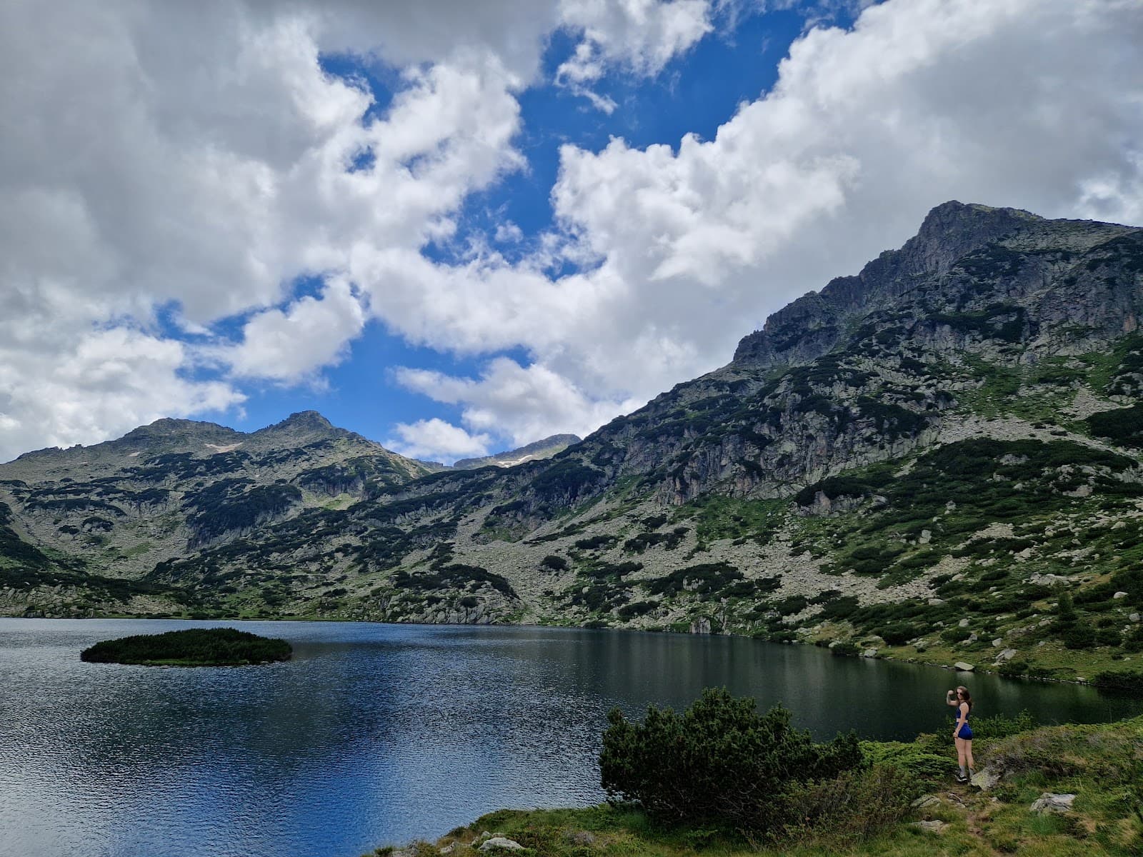 Bezbog Hut and Lake - Image 1