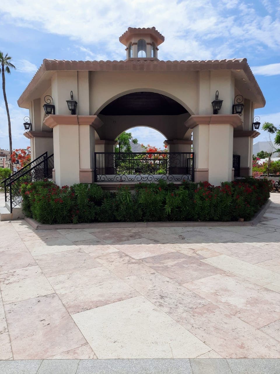 Plaza Amelia Wilkes - Image 1