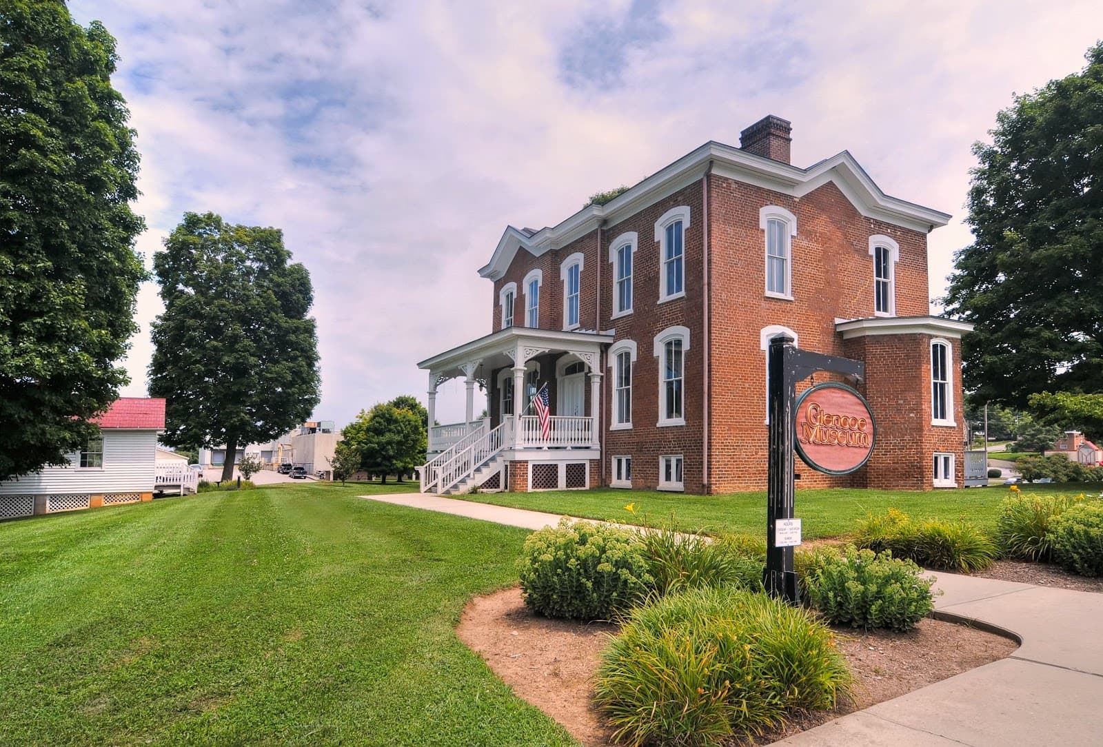 Glencoe Mansion, Museum & Gallery - Image 1