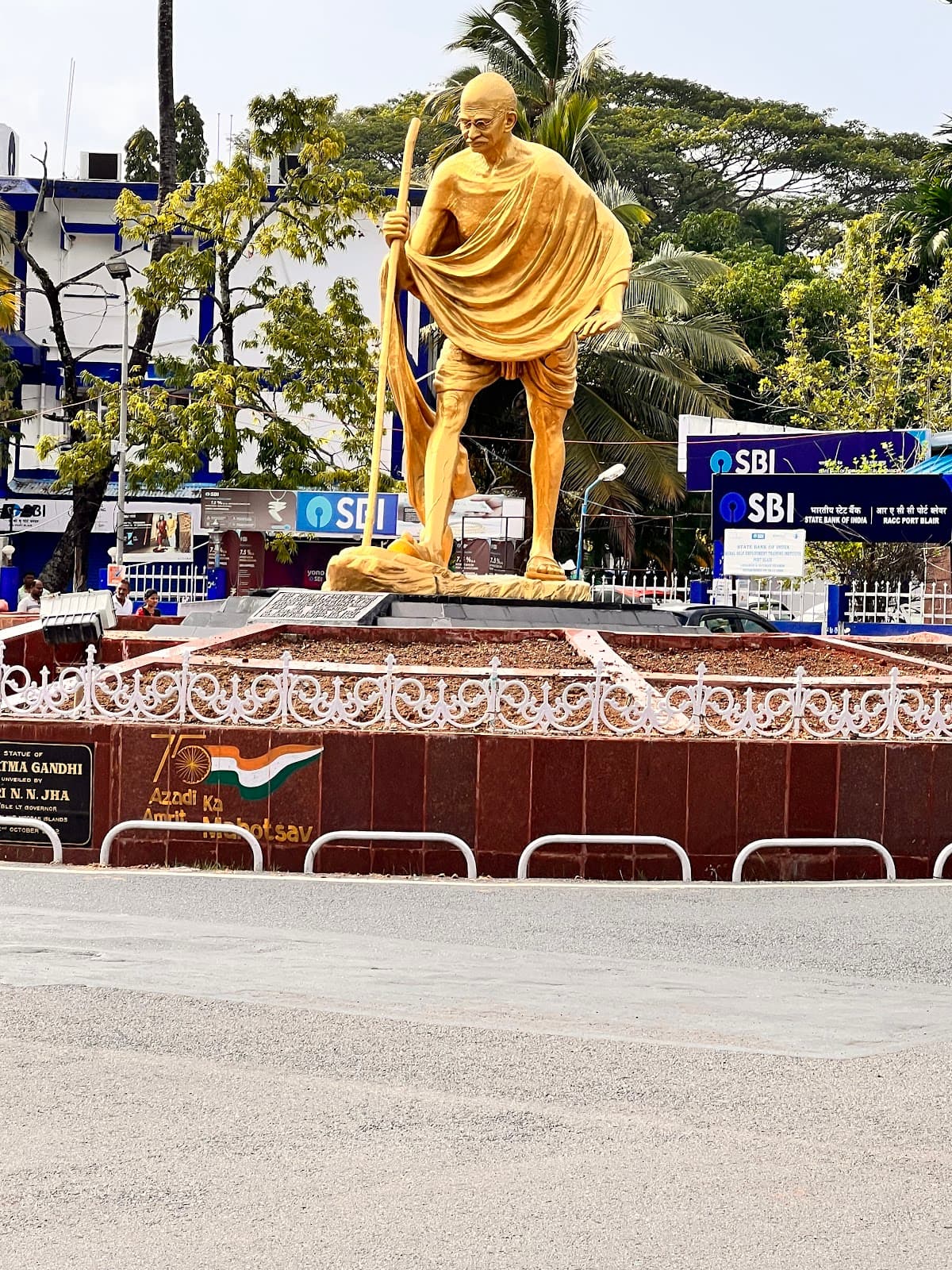 Aberdeen Bazaar - Image 1