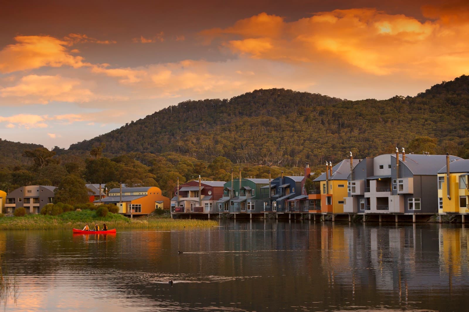 Lake Crackenback Resort - Image 1