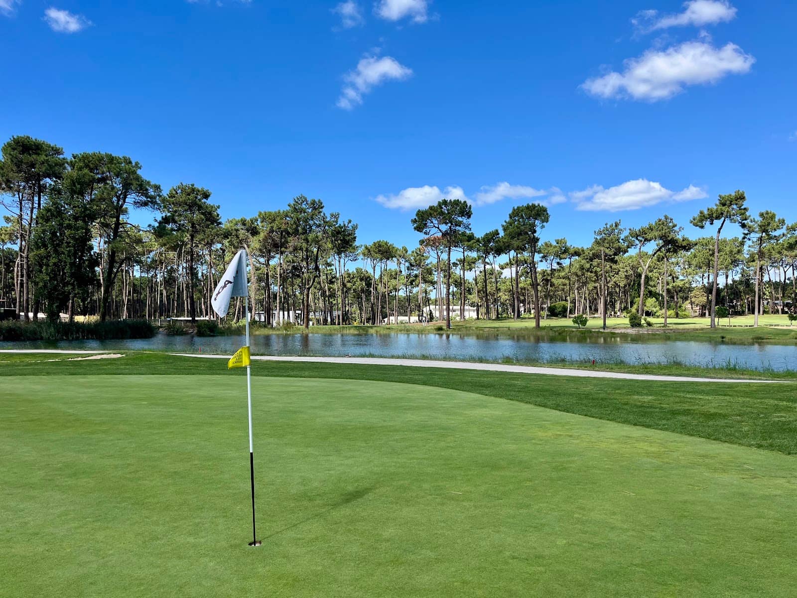 Proximity to Lisbon & Beaches