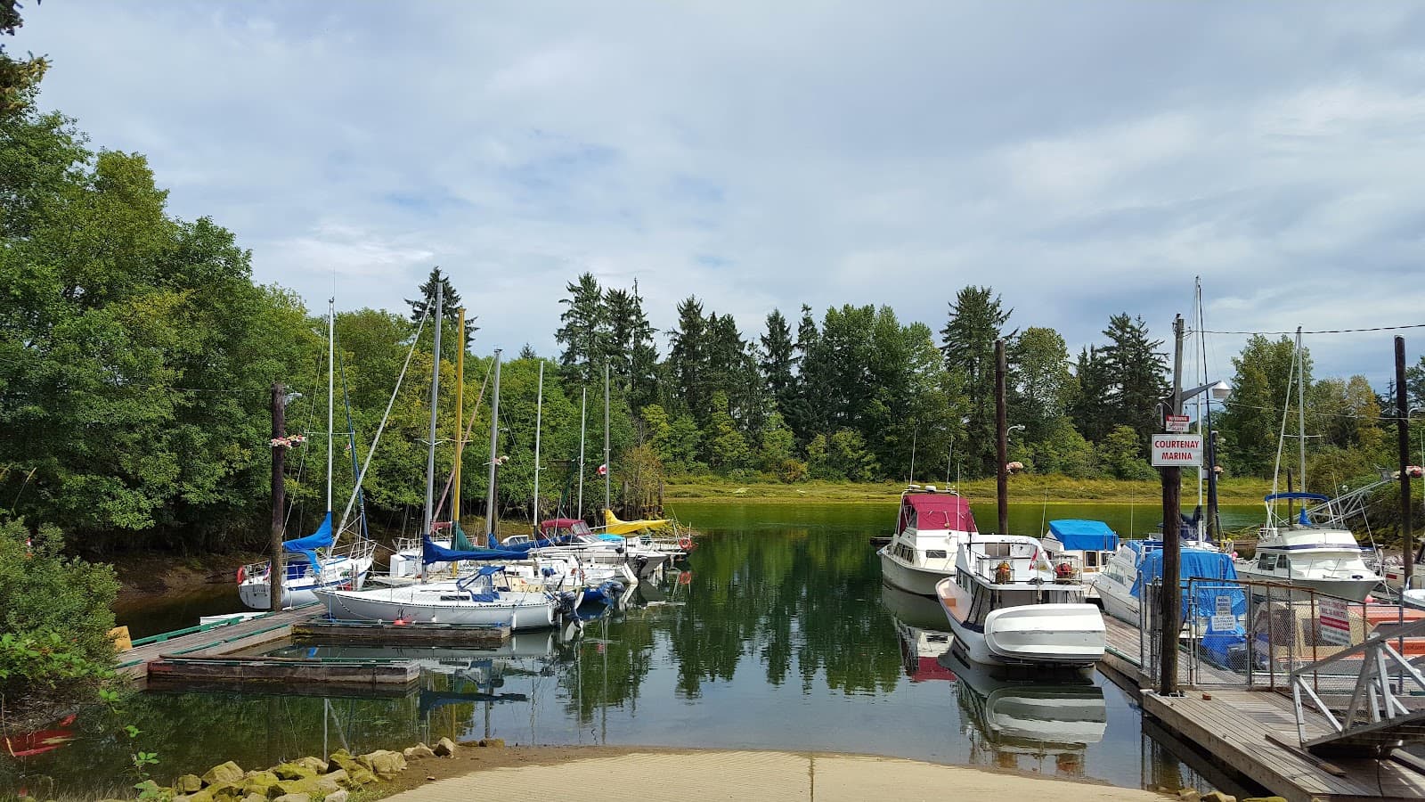 Courtenay Riverway / Airpark Walkway - Image 1