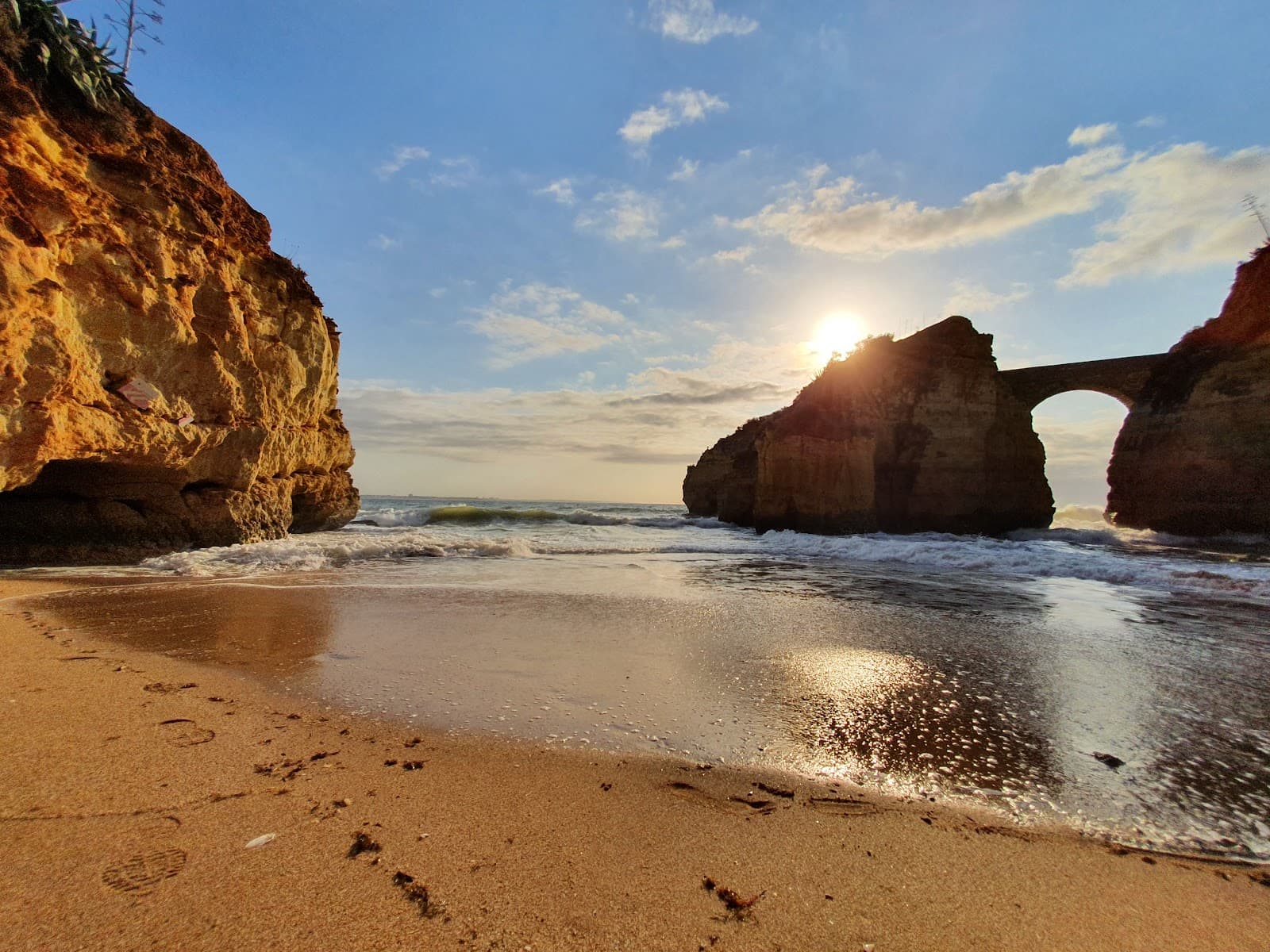 Arco de Praia dos Estudantes - Image 1