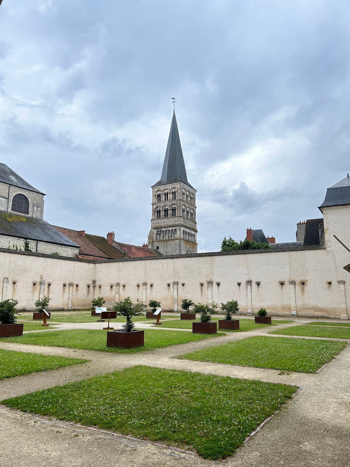 La Charité-sur-Loire Priory - Image 1