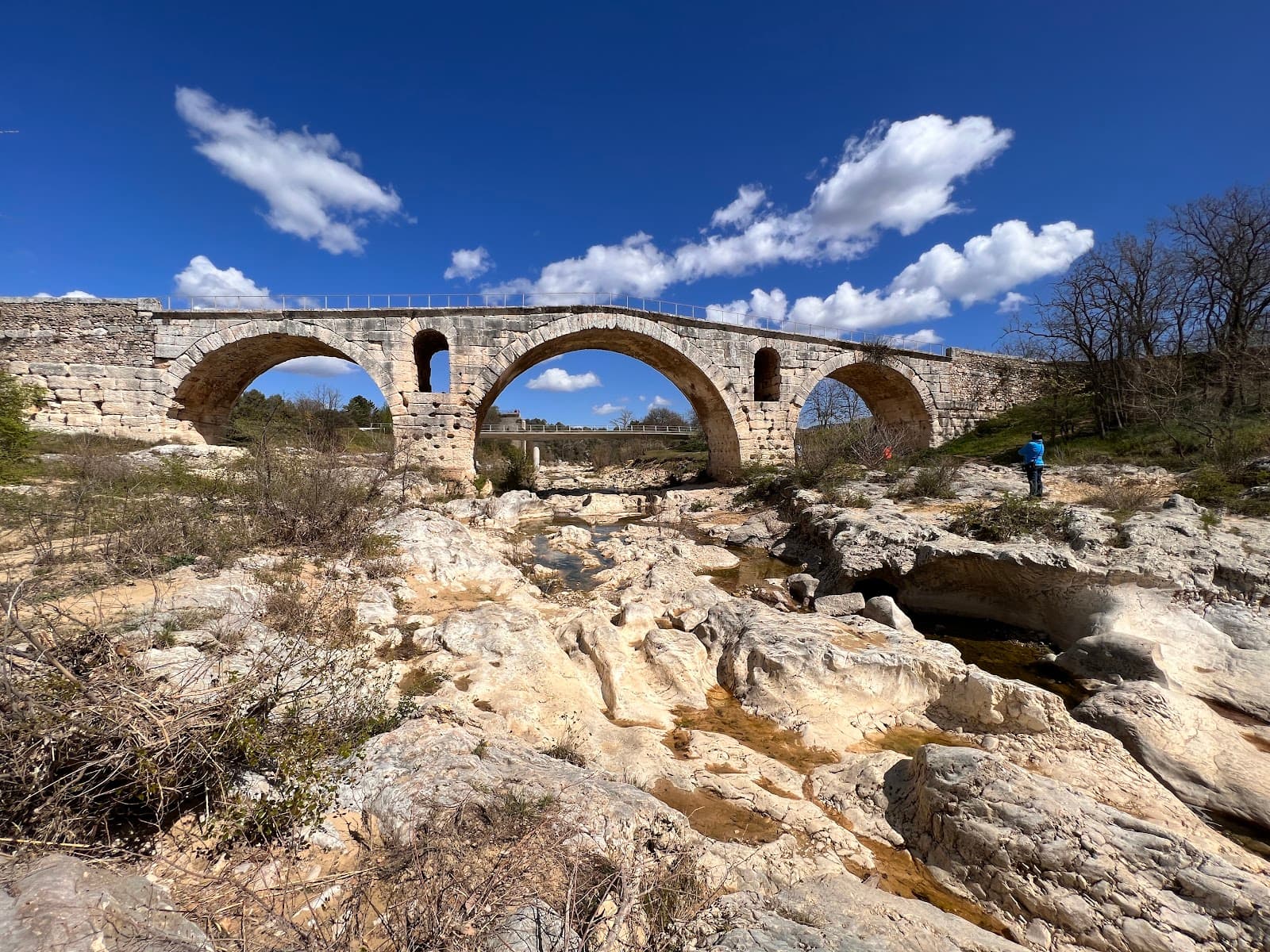 Pont Julien (Roman Bridge) - Image 1