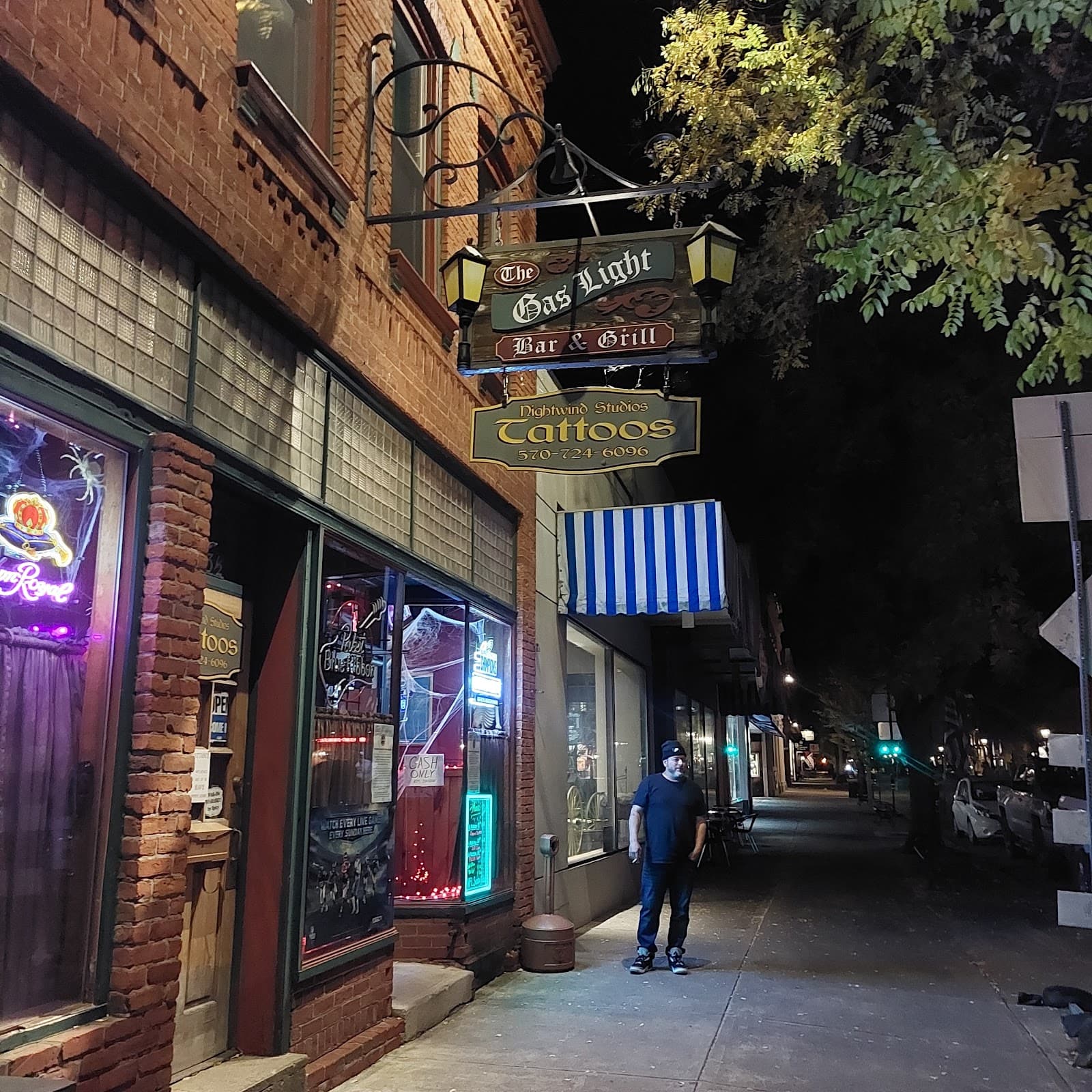 Main Street Gaslights - Image 1