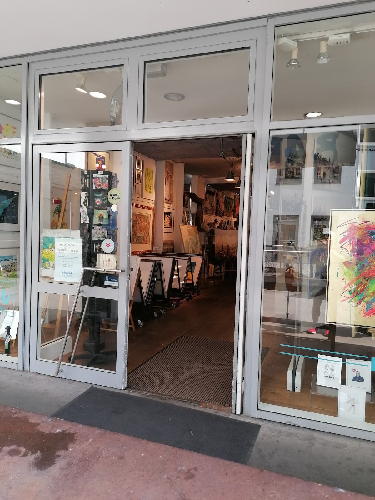 Domplatz Weekly Market - Image 1