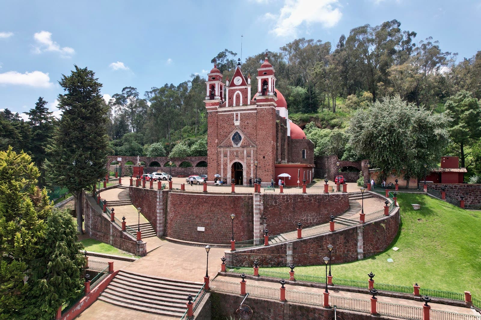 El Calvario Church (Metepec) - Image 1