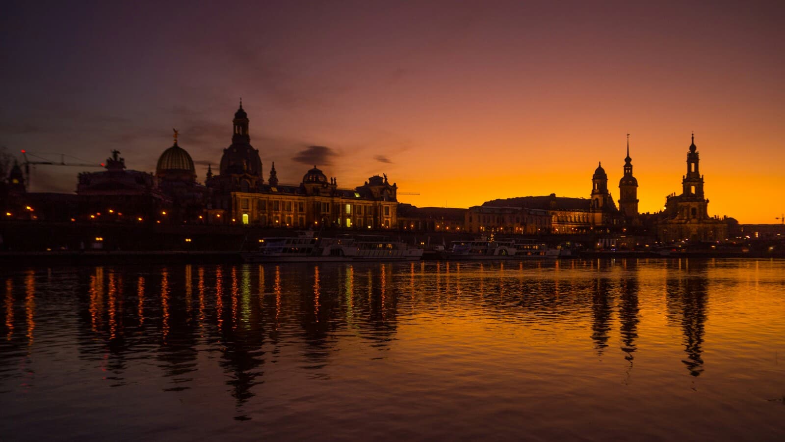 Königsufer Promenade - Image 1